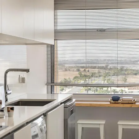 Mackenzie Leo Seafront