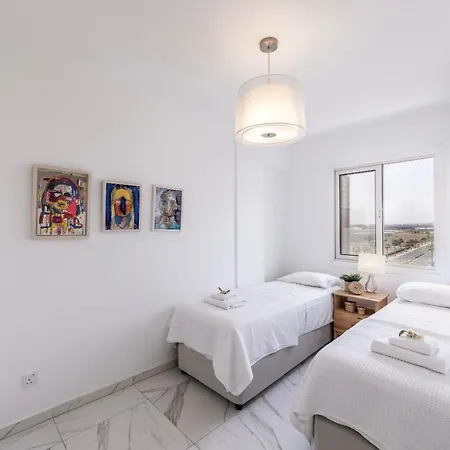 Mackenzie Leo Seafront 公寓