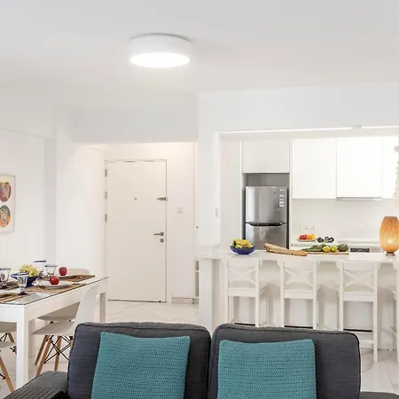 Mackenzie Leo Seafront 公寓