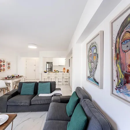 Mackenzie Leo Seafront * 拉纳卡