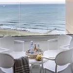 Mackenzie Leo Seafront ラルナカ