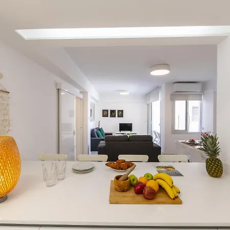 Mackenzie Leo Seafront Apartment
