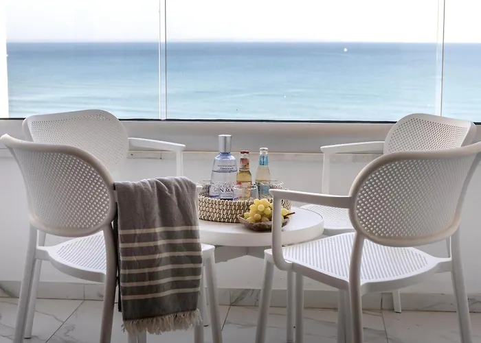 Mackenzie Leo Seafront アパート