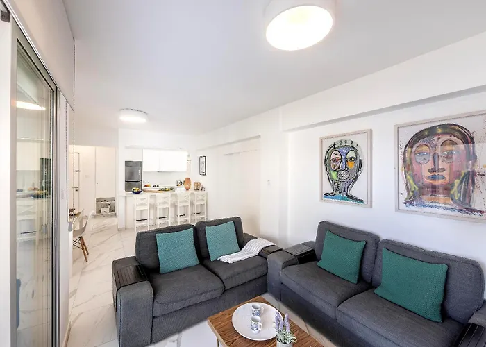 Mackenzie Leo Seafront Apartmán *