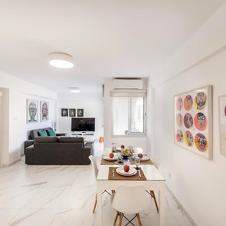 Mackenzie Leo Seafront Apartamento *